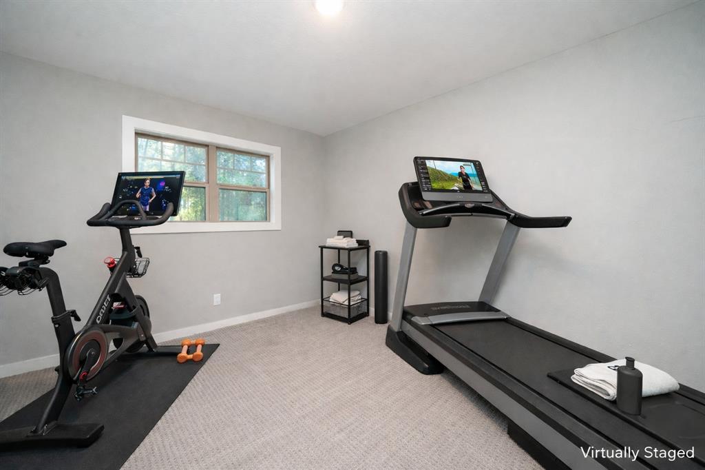 Hall Dr - Residential