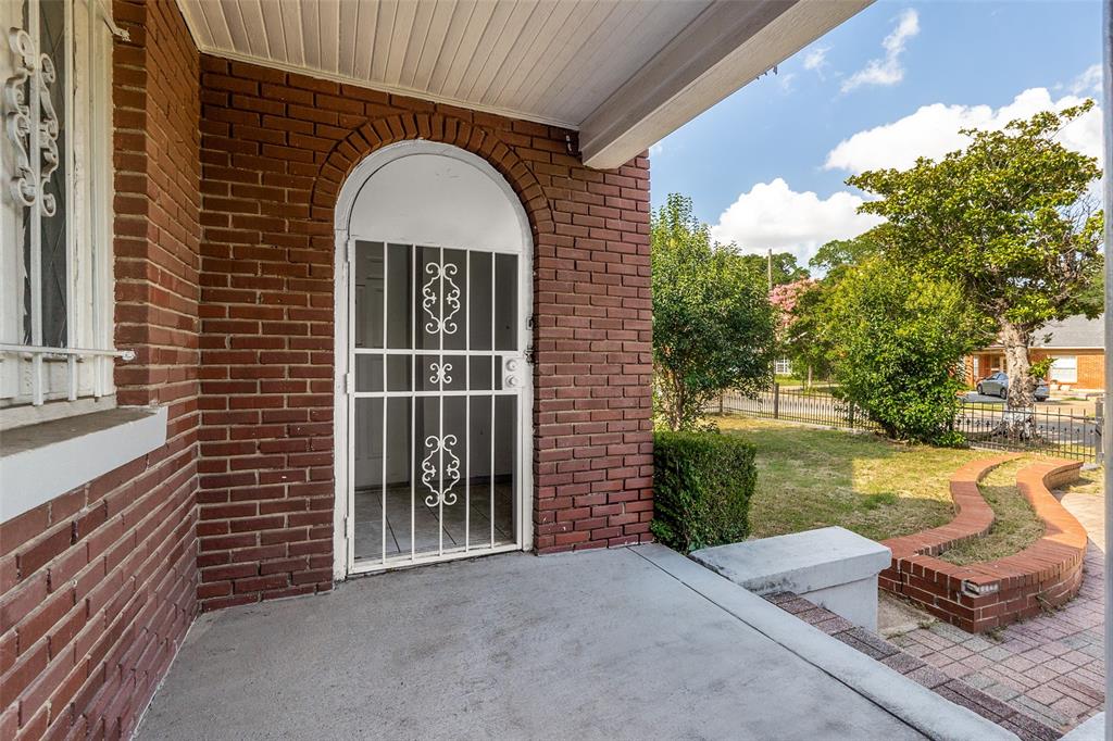 Smith L R - Residential