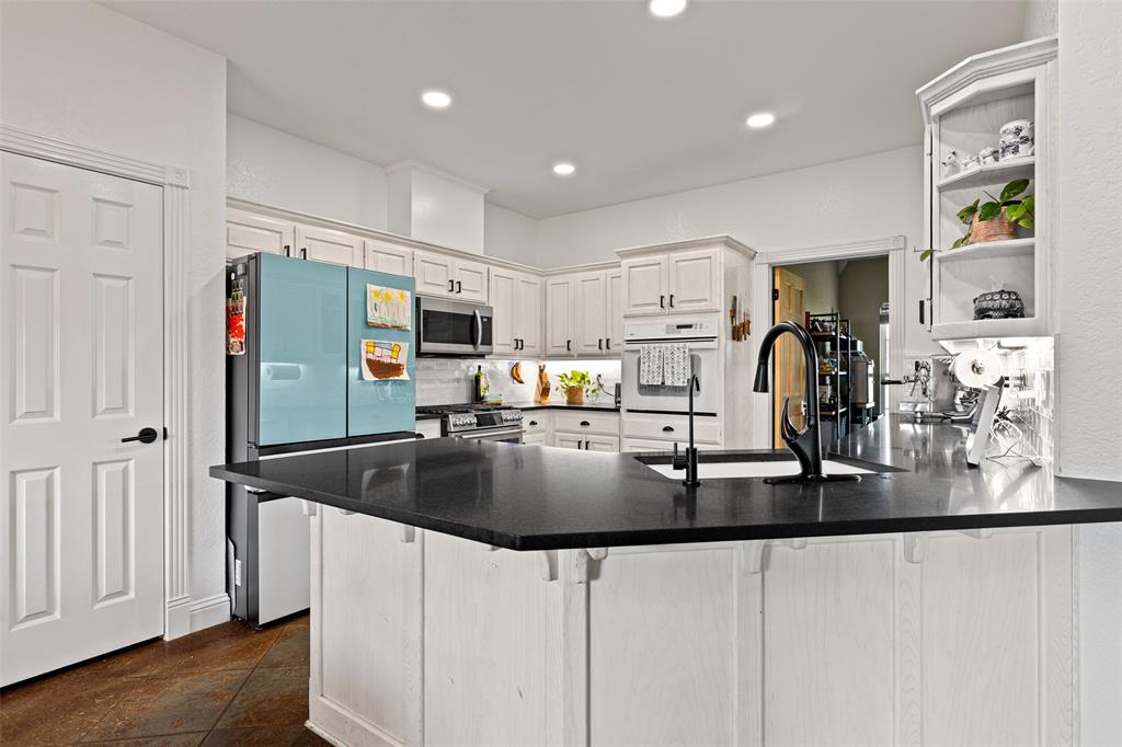FLORES, MARIA FINOLA - Residential