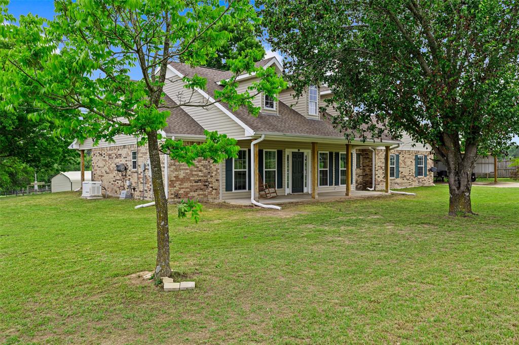 FLORES, MARIA FINOLA - Residential