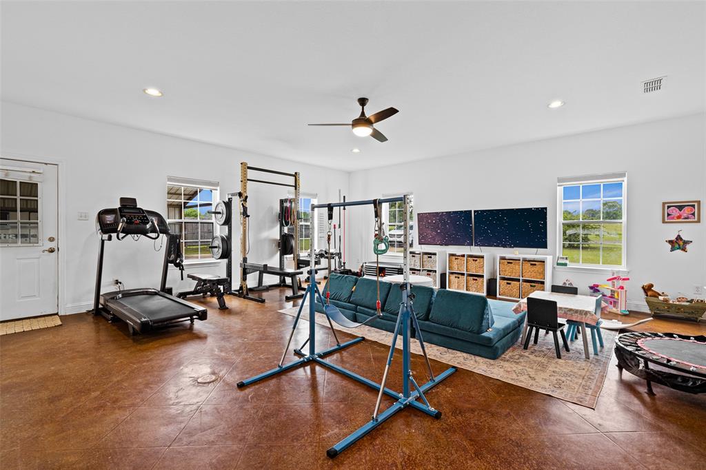FLORES, MARIA FINOLA - Residential