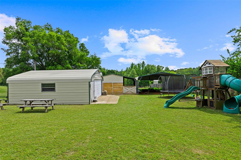 FLORES, MARIA FINOLA - Residential