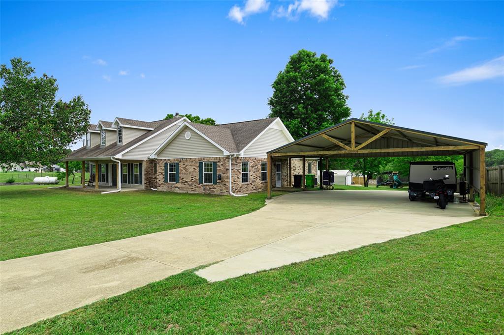 FLORES, MARIA FINOLA - Residential