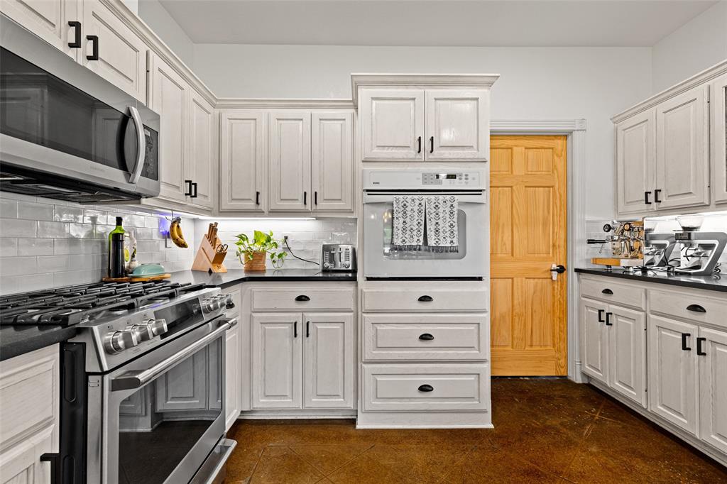 FLORES, MARIA FINOLA - Residential