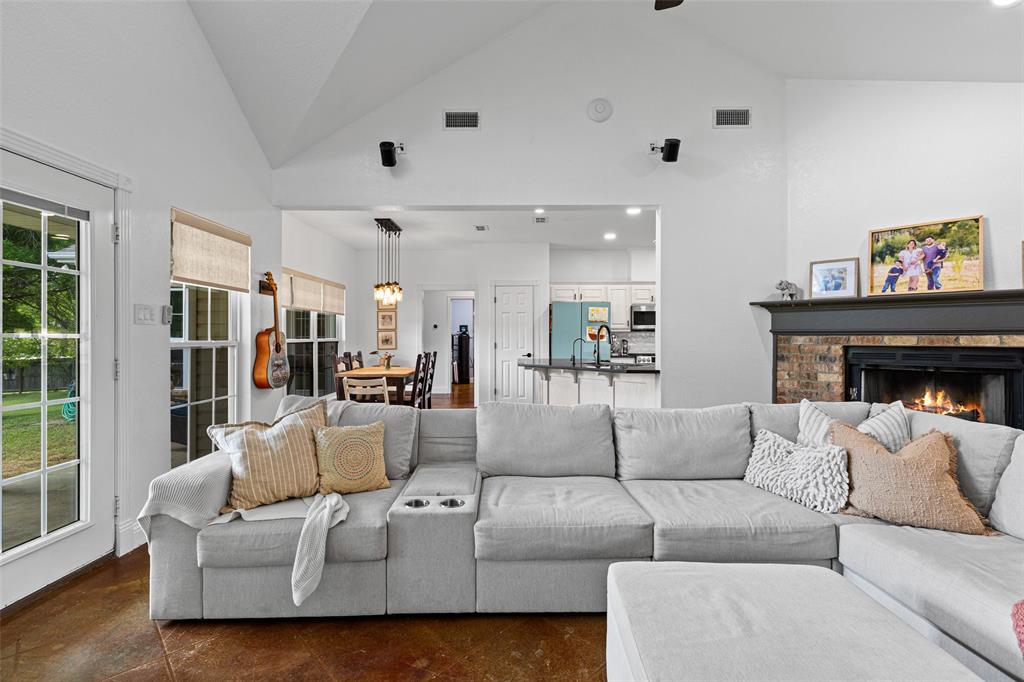 FLORES, MARIA FINOLA - Residential