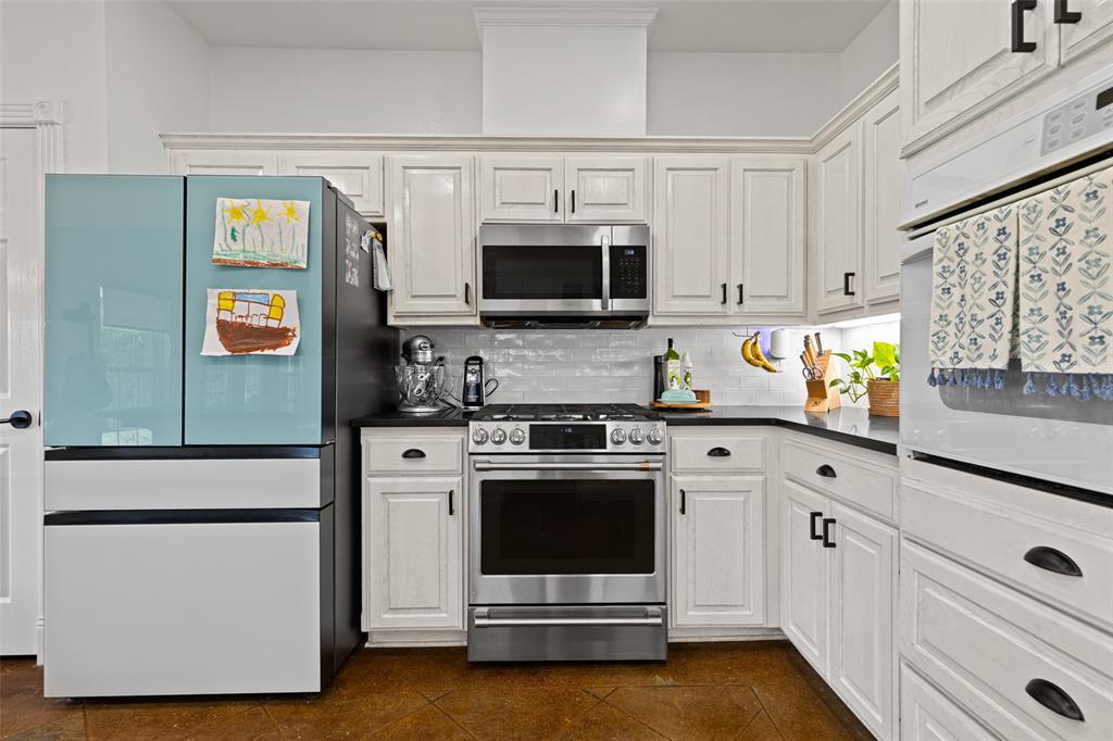 FLORES, MARIA FINOLA - Residential