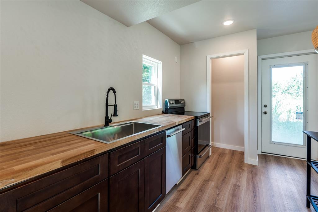 ROBINSONS LACKEY DRIVE ADDITION (GCN), LOT 1 - Residential