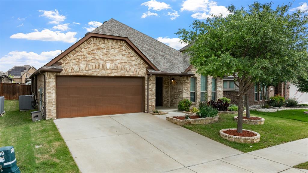 *INVESTOR OPPORTUNITY* Well-maintained 4-bedroom, 2-bath home in Fort Worth offers a great opportunity for both homeowners and investors alike. The property has been thoughtfully cared for, providing a clean and comfortable living space with a functional layout ideal for everyday living. Enjoy access to desirable community amenities, including scenic walking trails, a community pool, and a neighborhood park-perfect for relaxing or staying active close to home.
Investor-friendly bonus: A lease is currently in place through March 2027, offering immediate rental income and a seamless transition for the new owner.
Conveniently located near shopping, dining, and major highways, this home combines comfort, location, and long-term value. This home has been virtually staged.