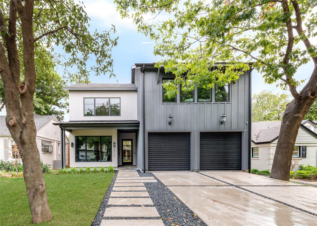 Stunning new custom home in coveted Briarwood.  Ideal for both entertaining and everyday living, this home opens onto a central courtyard with additional backyard space.  Flooded with natural light and designer finishes throughout, you'll find a chef's kitchen with integrated Thermador appliances, a gorgeous primary suite, and additional office or flex space. Construction by D Best builder Haynsworth Custom Homes.