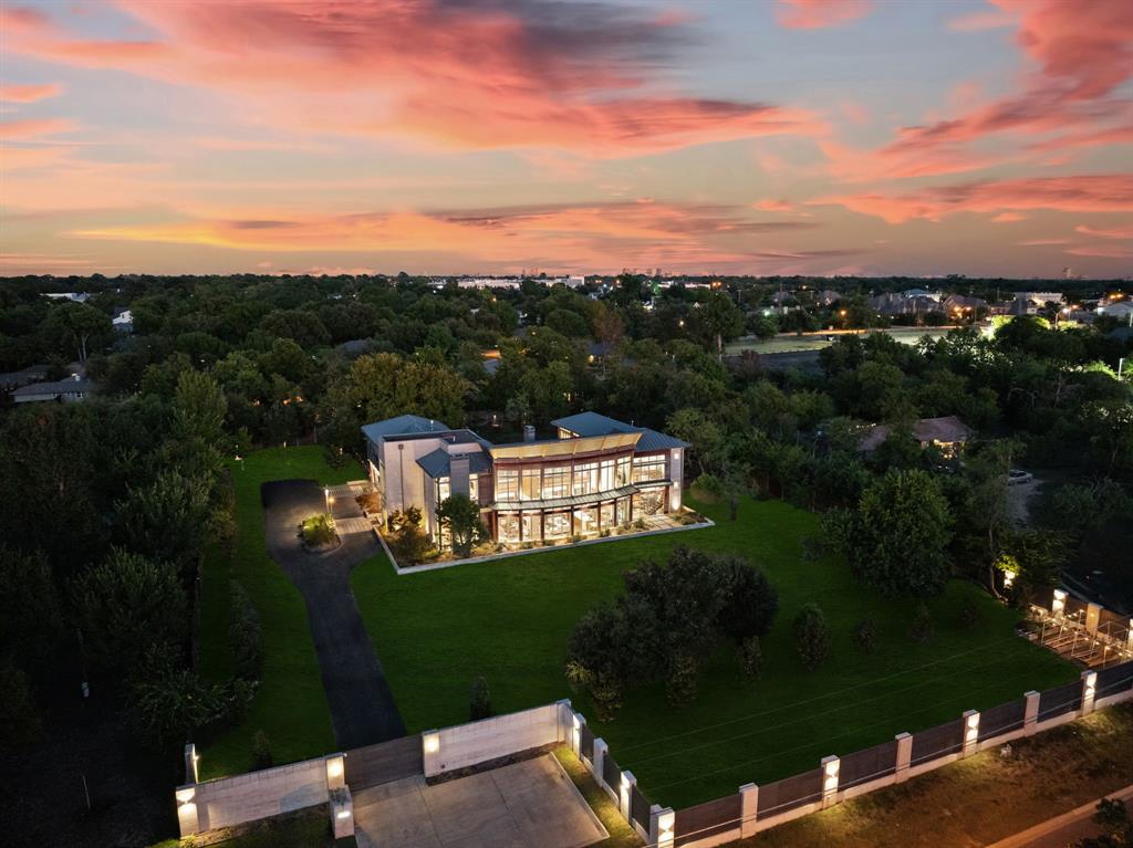 6 Dallas City Bl 6416 - Residential