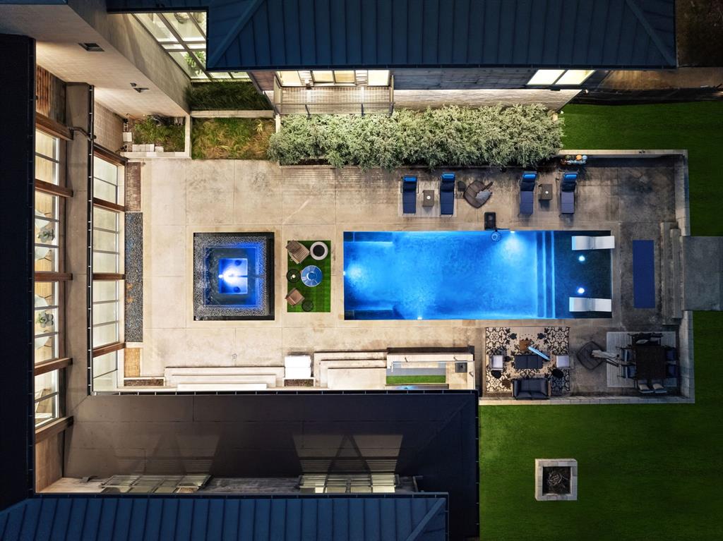 6 Dallas City Bl 6416 - Residential