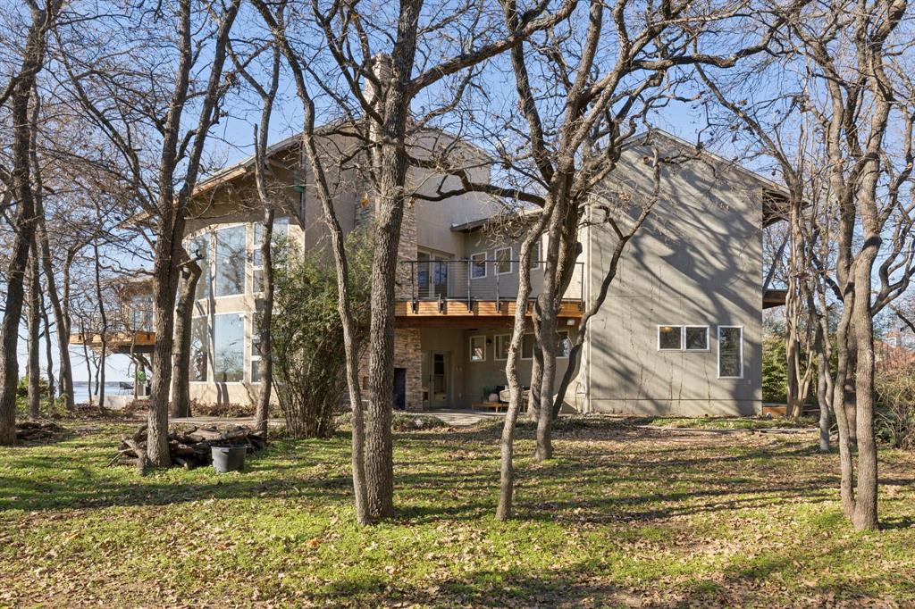 Emerald Sound At Lake Lewisvil - Residential