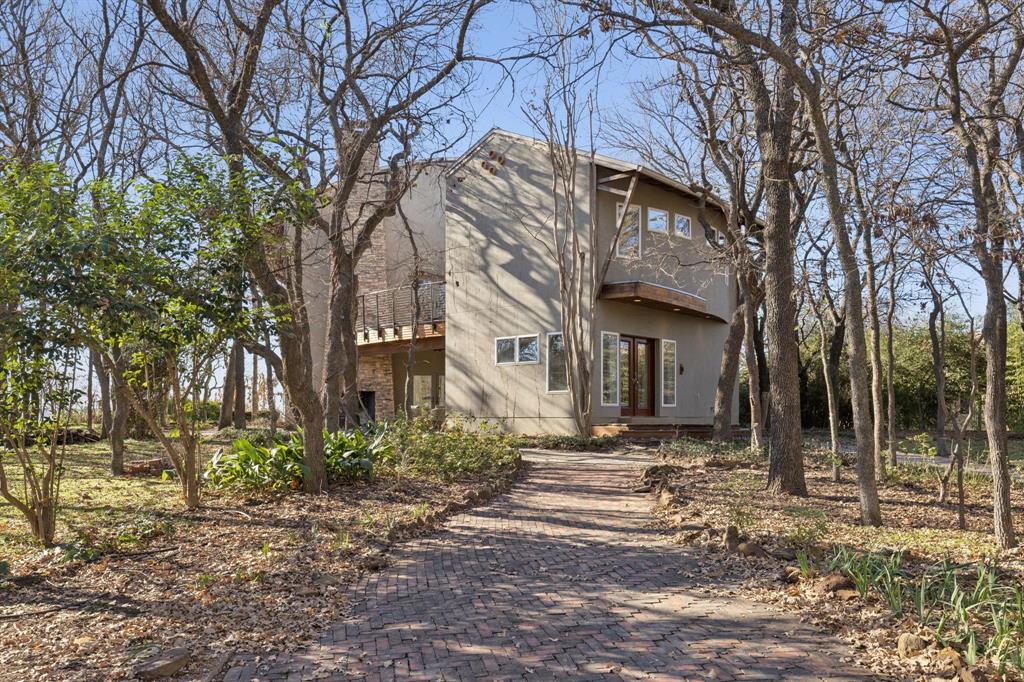 Emerald Sound At Lake Lewisvil - Residential