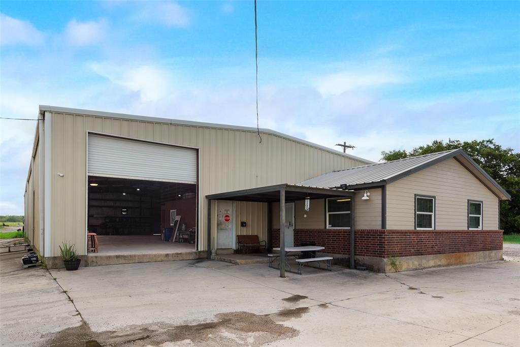 J Chamlee - Commercial Sale