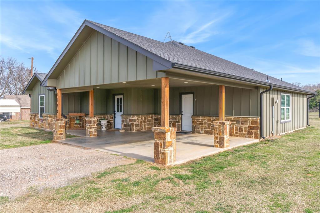 ACRES: 2.000 BLK: B LOT: 1 ADDN: KIMBROUGH ESTATES - Residential