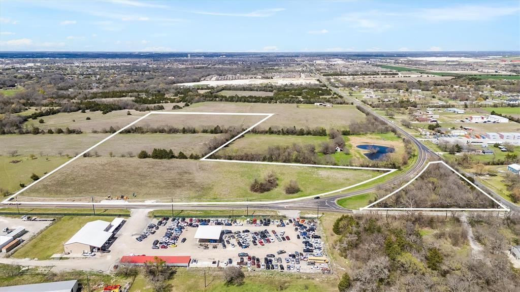 Prime property for development.  No city taxes. Located in Melissa's ETJ.  Approximate location is Milrany, also known as FM 2933 and CR 412. No zoning.  The fast-growing town of Melissa supports a variety of uses, including residential, commercial, and mixed-use developments, offering multiple development options. It's in close proximity to schools, parks, and local amenities.