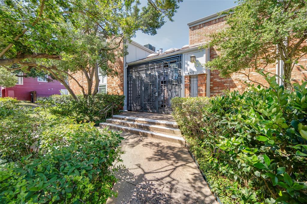 Beautifully maintained 1-bedroom, 1-bathroom condo located in a gated community. Remodeled in 2022, this move-in-ready home features updated finishes, all new appliances, and a washer and dryer conveniently located inside the unit. Enjoy the beautifully landscaped courtyard with a sparkling community pool, perfect for relaxing or entertaining. Ideally situated within walking distance of shopping, dining, and everyday conveniences, this condo offers the perfect blend of comfort, style, and location.