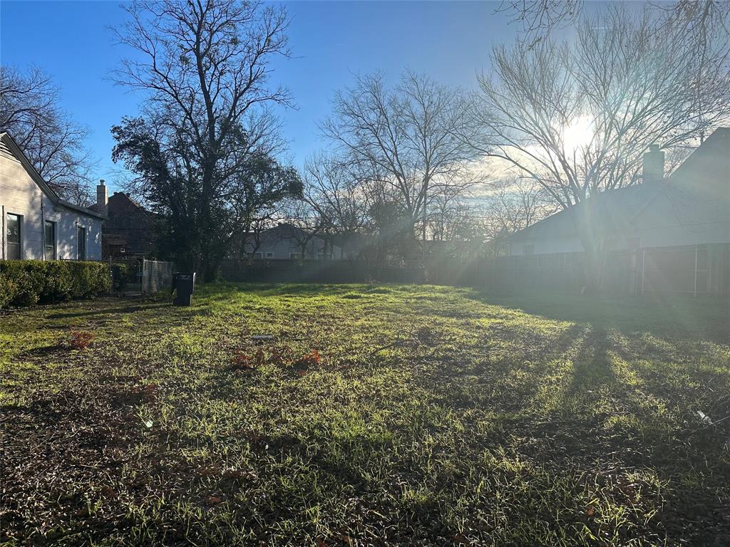 Crestwood Add - Land