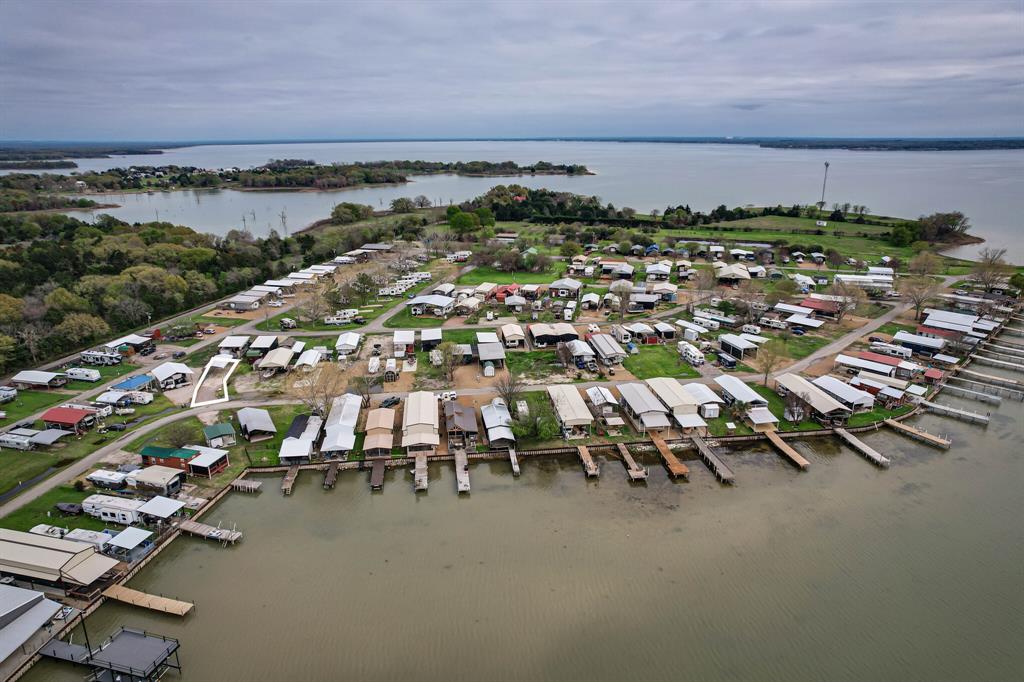 Pelican Isle - Land
