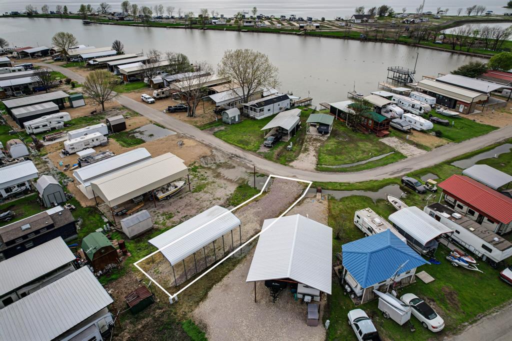 Pelican Isle - Land