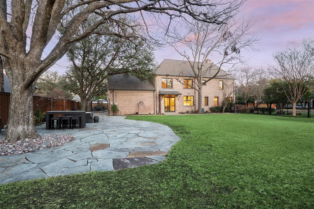 CARUTH HILLS - Residential