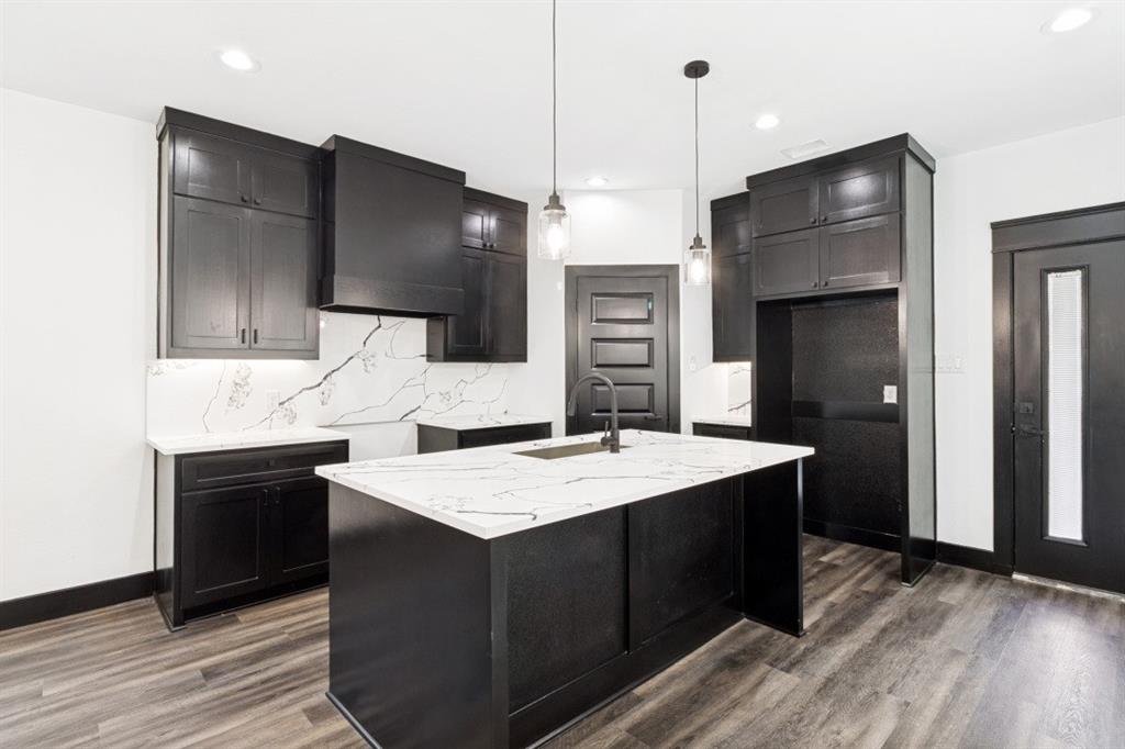 Lincoln Manor - Residential