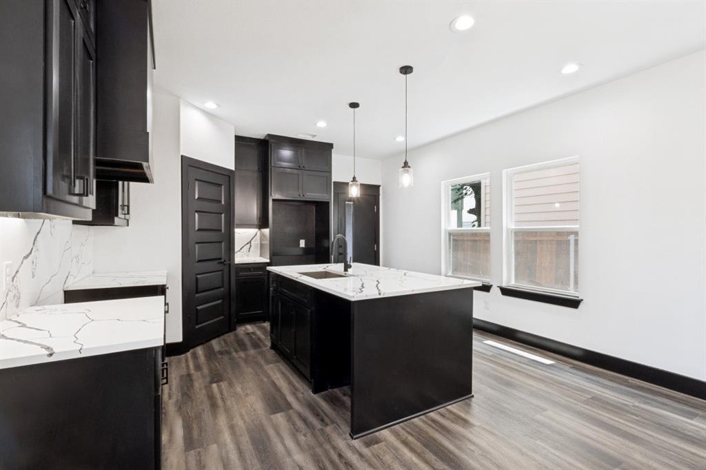 Lincoln Manor - Residential