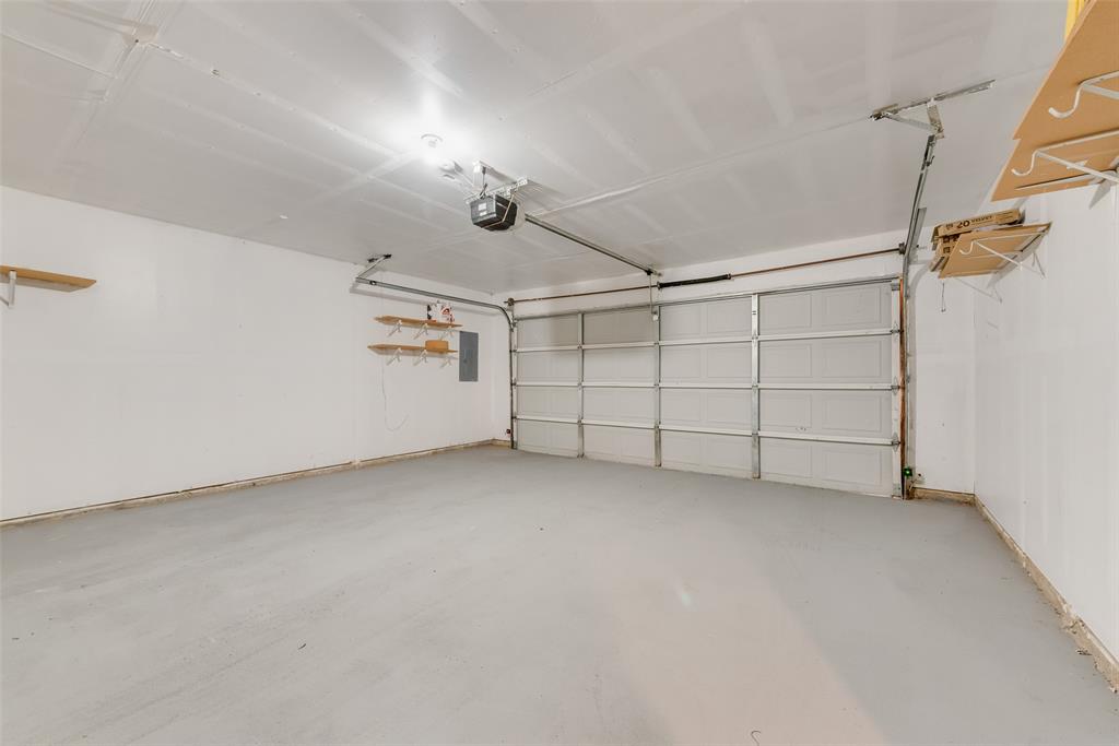 Los Encinos - Residential