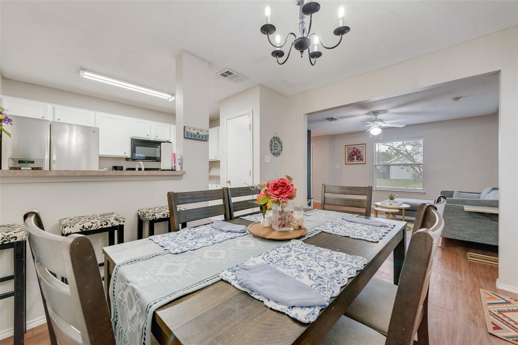 Los Encinos - Residential
