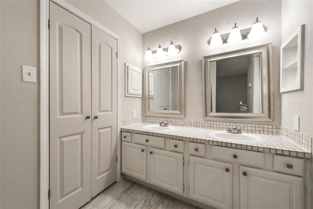 La Buena Vida - Residential Lease