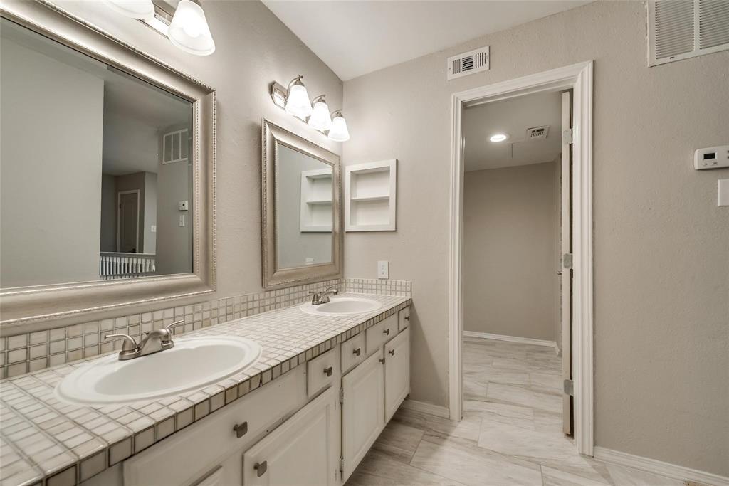 La Buena Vida - Residential Lease