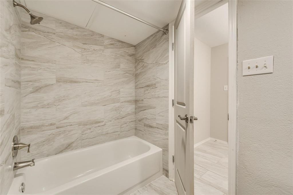 La Buena Vida - Residential Lease