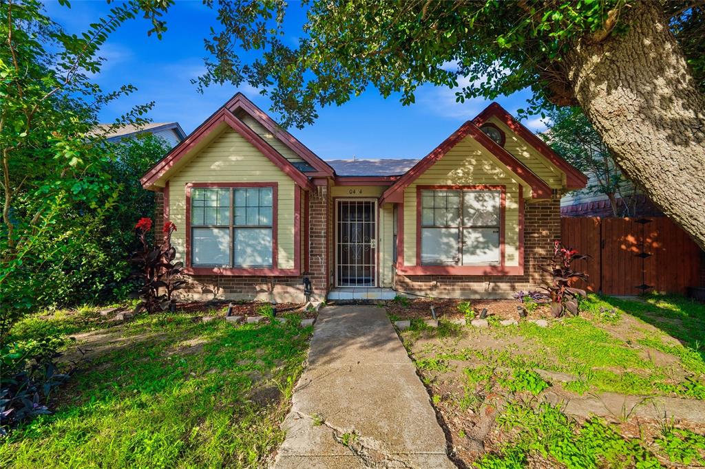 New Roof To Be Installed Before Closing! This Home Qualifies For Grant Funds For Up To $17,500! Grants May Be Available For Qualified Buyers.
Welcome To This Inviting 3-Bedroom, 2-Bathroom Home Filled With Opportunity And Potential. The High Cathedral Ceilings And The Natural Light It Gets Create An Amazingly Open, Airy Atmosphere. A Wood Burning Fireplace Highlights The Spacious Living Area, Offering A Warm Focal Point For Gatherings And Everyday Living. You Can Park On The Street, Or you Can Use The Rear Entry Garage, Which Is Accessed Through An Alley. Whether You're A First Time Homebuyer, Investor, Or Someone Searching For A Home To Make Your Own, This Home Offers Endless Possibilities. Schedule Your Tour Today!