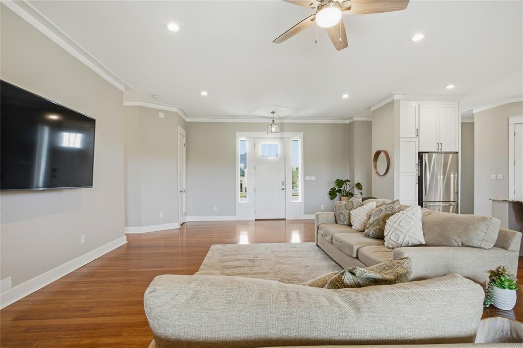Bella Flora - Residential