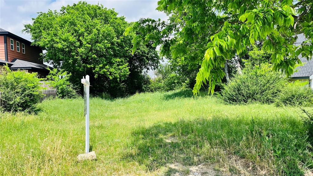 Prime Infill Lot Near Downtown Fort Worth with Park Views and Potentially Skyline views
An amazing lot for a Dream home in a tucked away neighbor and so Close to Fort worst dynamic city amenities
 
Located in the rapidly evolving Historic Southside Evans & Rosedale Urban Village corridor this 50 X 110 lot offers a rare opportunity to secure a prime piece of land just minutes from Downtown Fort Worth
 
Backing directly to Glenwood Park; 37 acres, the property enjoys open green space, added privacy, and a stunning nighttime view of the Downtown skyline… unique feature that sets it apart from surrounding lots.
 
Surrounded by new construction two-story homes and ongoing redevelopment, this area continues to benefit from long turn city investment, including over 30 million in infrastructure and planning improvements.
 
Location Highlights:
 
    5 minutes to Sundance Square and Water Gardens, Downtown Fort Worth
    5 minutes to Magnolia Avenue Entertainment district.
    5 minutes to Near Southside art galleries, dining & nightlife
   10 minutes to the Will Rogers Memorial Center and Dickies Arena  
   10 minutes to the Fort Worth Museum District
   11 min to the Historic Fort Worth Stockyards
   7 minutes to Fort Worth Medical District
    Direct access to both I 30 and I 35 within 4 minutes
   25 minutes to ATT Stadium and Arlington entertainment district
   24 minutes to Dallas Fort Worth International Airport
 
Investment Potential they are not making any more land with all of these features 
 
This corridor represents one of the last accessible entry points near Downtown Fort Worth, where surrounding neighborhoods have already become less affordable