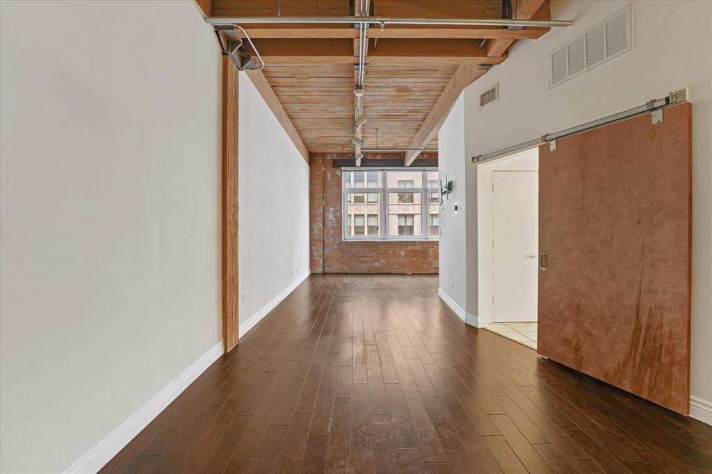 Elm Place Residences - Residential