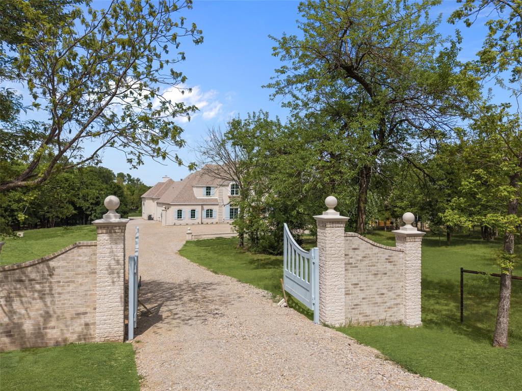 Haines Hollow - Residential