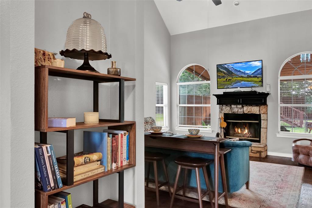 Brandon V Lake Living - Residential