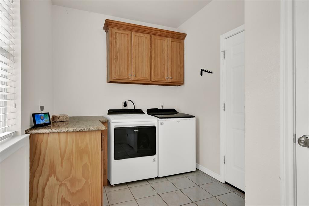 Brandon V Lake Living - Residential