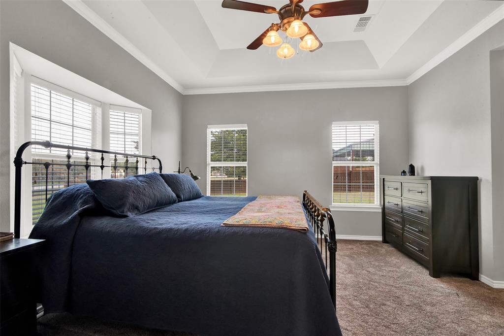 Brandon V Lake Living - Residential