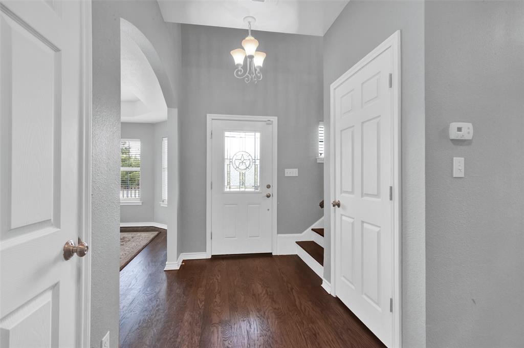 Brandon V Lake Living - Residential