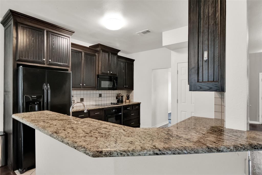 Brandon V Lake Living - Residential