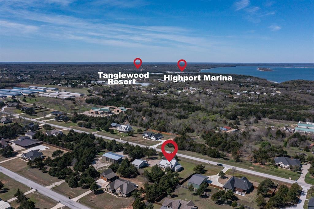 Brandon V Lake Living - Residential