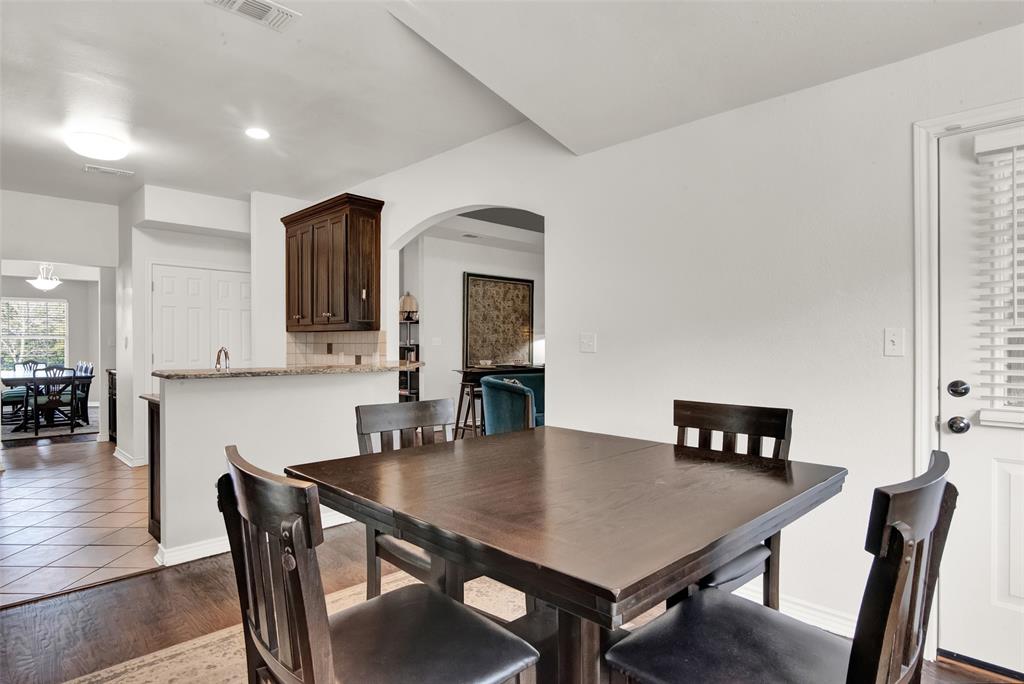 Brandon V Lake Living - Residential