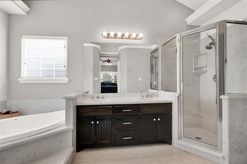 Brandon V Lake Living - Residential