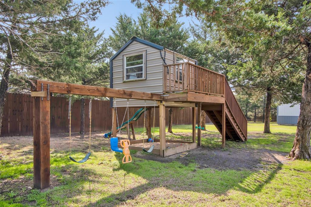 Brandon V Lake Living - Residential