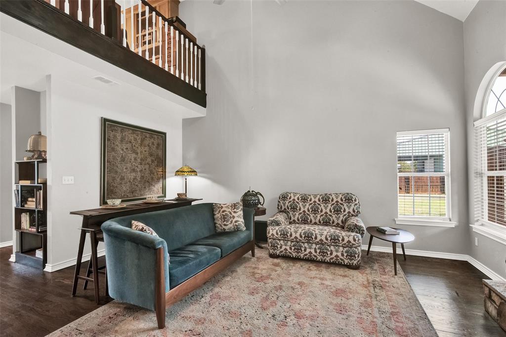 Brandon V Lake Living - Residential