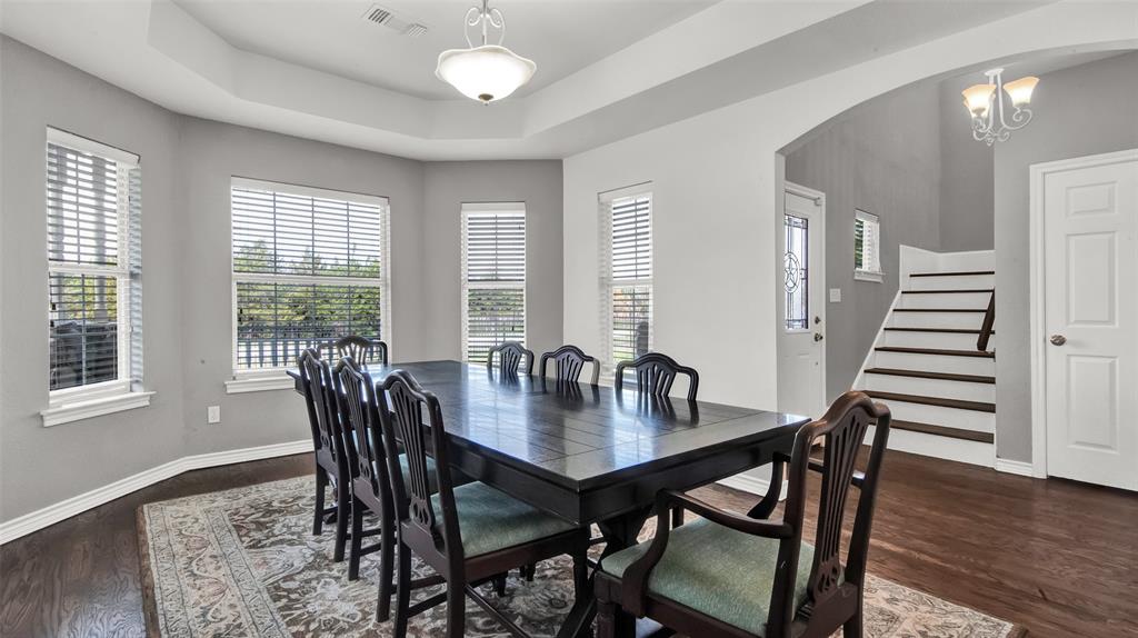 Brandon V Lake Living - Residential