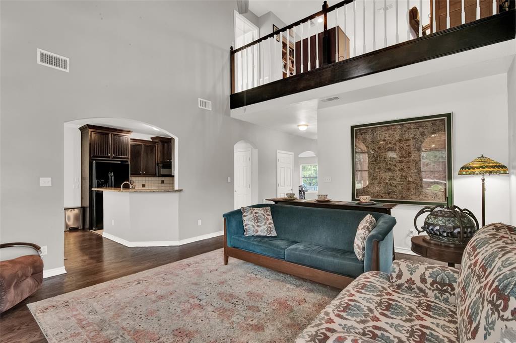 Brandon V Lake Living - Residential