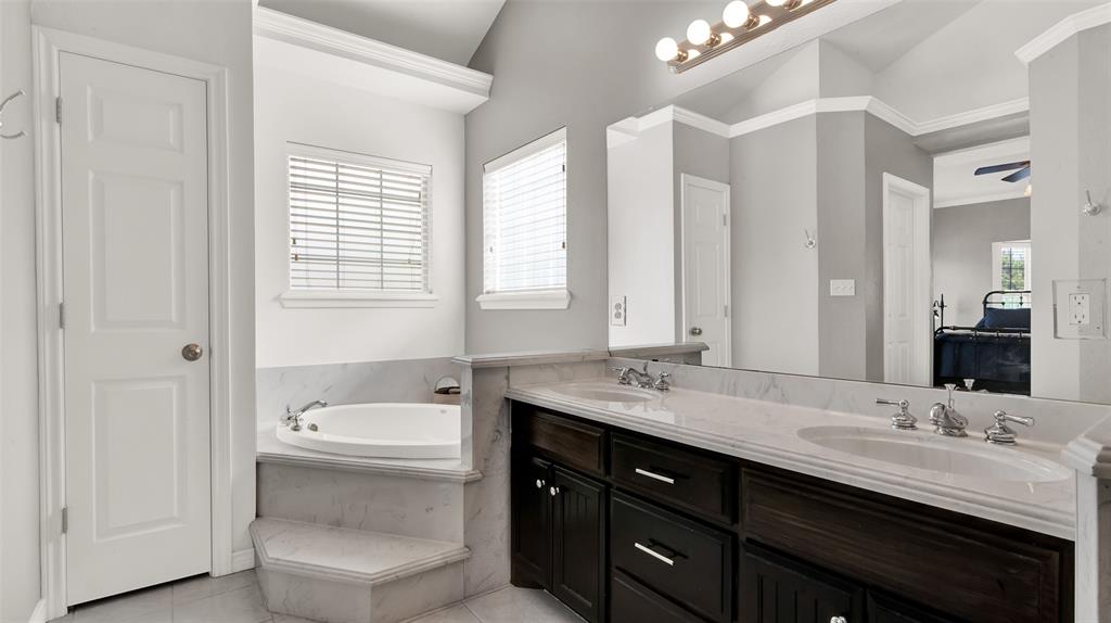 Brandon V Lake Living - Residential
